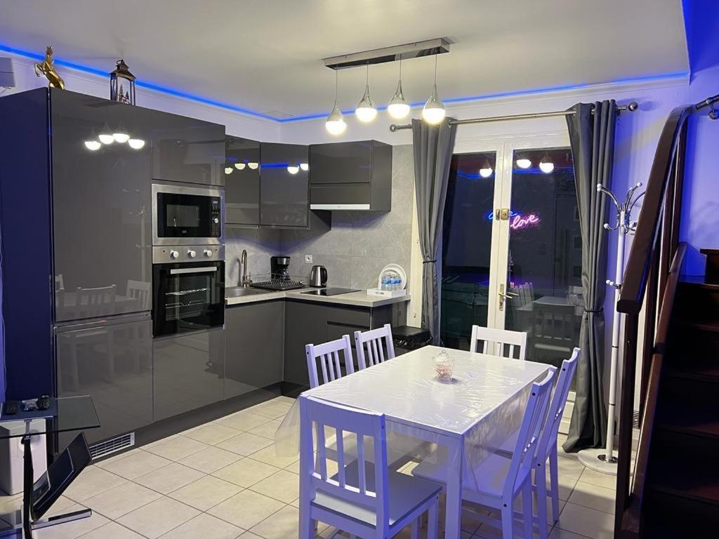 Kings Villa Near Disneyland Reserved Only For Family With Kids Saint-Germain-sur-Morin Exterior foto